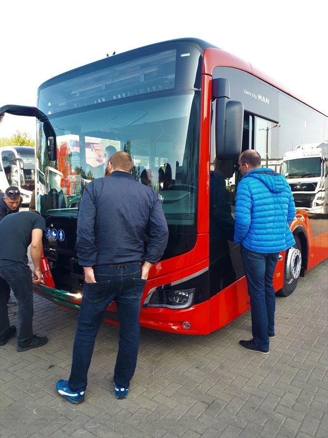 UAB „Kauno autobusai“ nuotr./Kauną pasiekė pirmasis moderniausias hibridinis autobusas