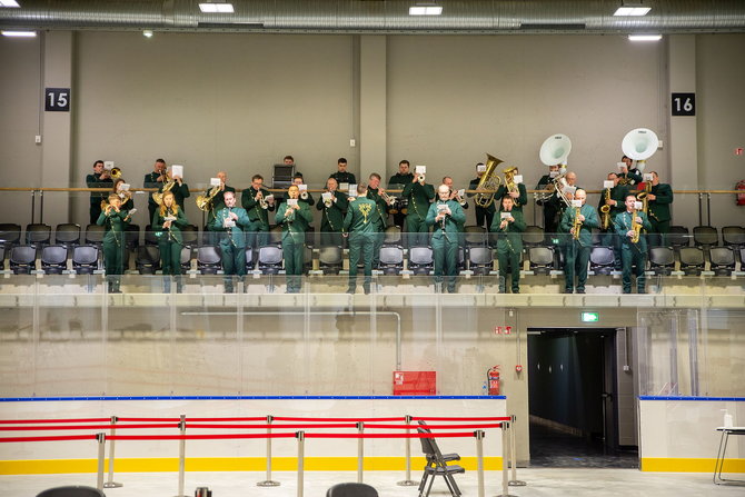 Kauno miesto savivaldybės nuotr./Profesinės šventės proga Kauno medikams – muzikinės staigmenos