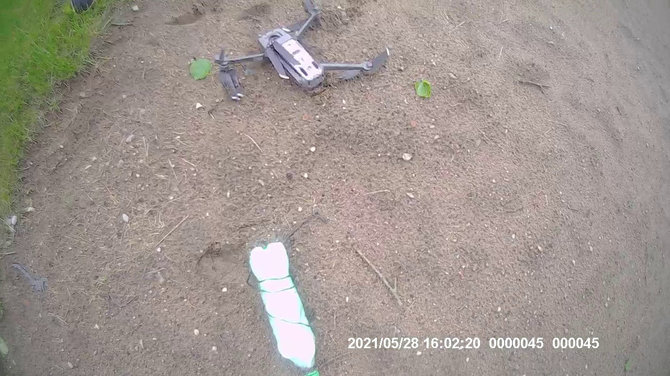 Kalėjimų departamento nuotr./Pravieniškėse perimtas dronas, skraidinęs draudžiamus daiktus