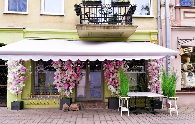 „Cremiu“ maisto ir desertų namų nuotr./„Cremiu“ desertinė Vilniaus gatvėje