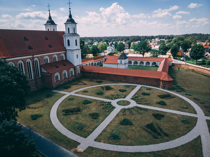 Kasparo Zavadskio nuotr./Tytuvėnų vienuolyno ir bažnyčios ansamblis