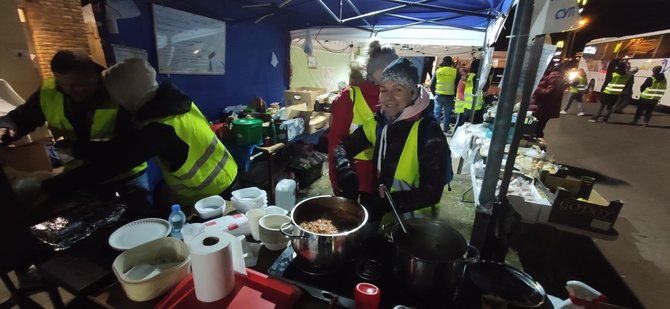 Karolinos Stažytės nuotr./Kelionė humanitariniu autobusu, vežančiu pabėgėlius iš Lvivo