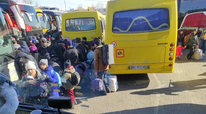 Mindaugo Kasperūno nuotr./Humanitarinis reisas iš Lietuvos į Lvivą: kelionės akimirkos