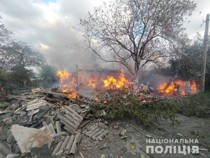 Ukrainos nacionalinės policijos nuotr./Donecko srityje po apšaudymų sugriautas 61 civilinis statinys