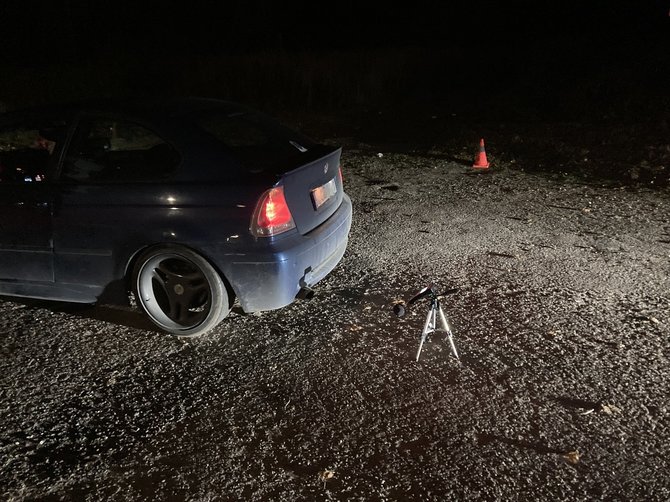 Kauno apskrities policijos nuotr./Automobilių triukšmo lygio matavimas