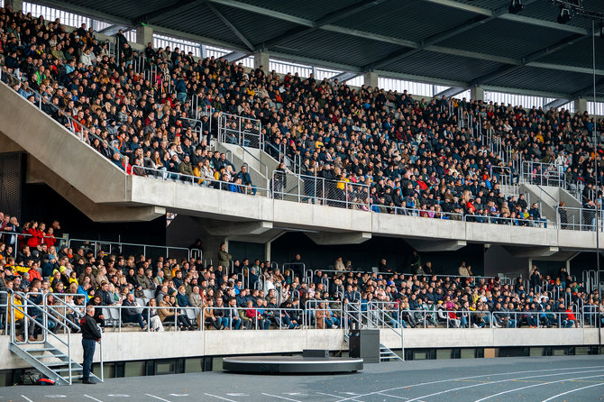 Kauno miesto savivaldybės nuotr./Žiūrovai Dariaus ir Girėno stadione