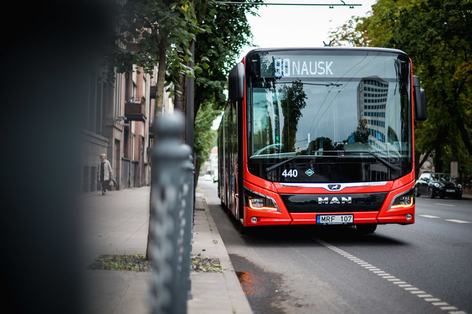 Kauno miesto savivaldybės nuotr./Naujasis 18 metrų ilgio „MAN Lion‘s City“ hibridinis autobusas