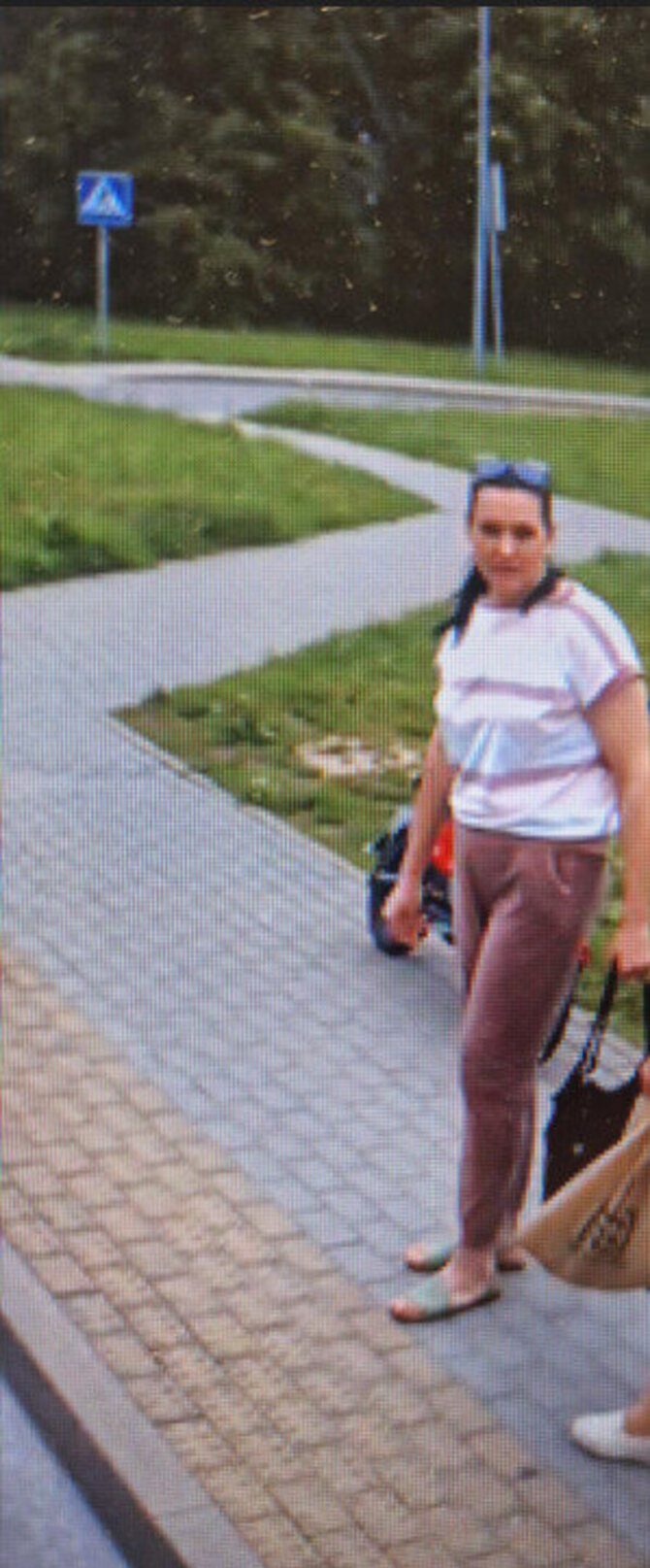 Kauno apskrities policijos nuotr./Sukčiavimo tyrime Kauno pareigūnų ieškoma moteris