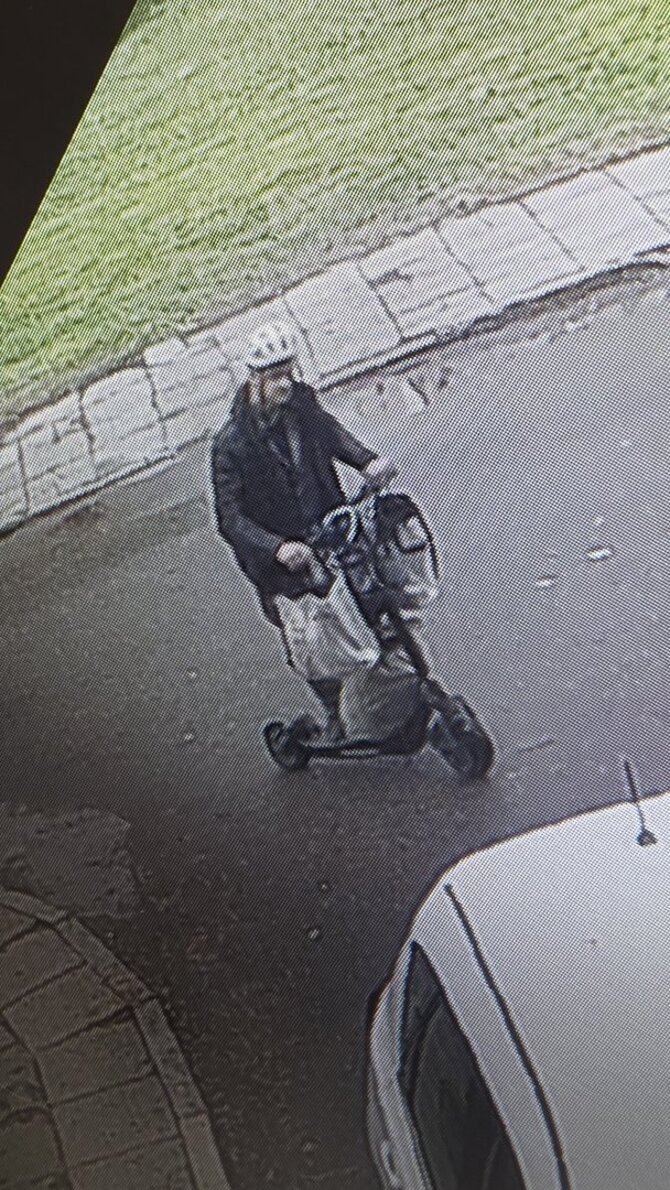 Kauno apskrities policijos nuotr./Plėšimo Kaune tyrime ieškomas vyras