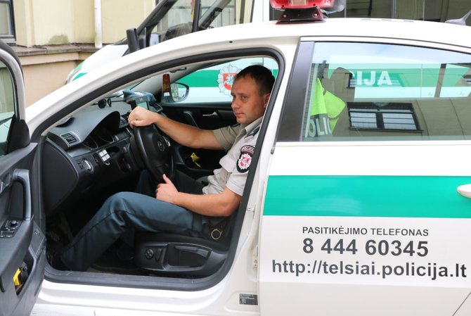 Telšių apskrities VPK nuotr./Telšių apskr. VPK Kelių policijos skyriaus kelių patrulių būrio vyriausiasis patrulis Arvydas Kuneika