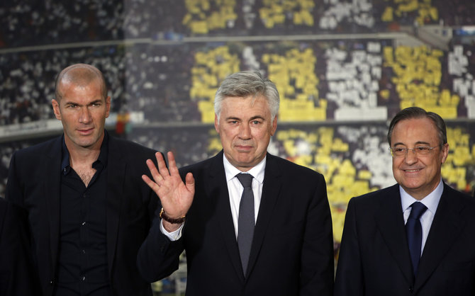 „Scanpix“ nuotr./Zinedine'as Zidane'as, Carlo Ancelotti ir Florentino Perezas