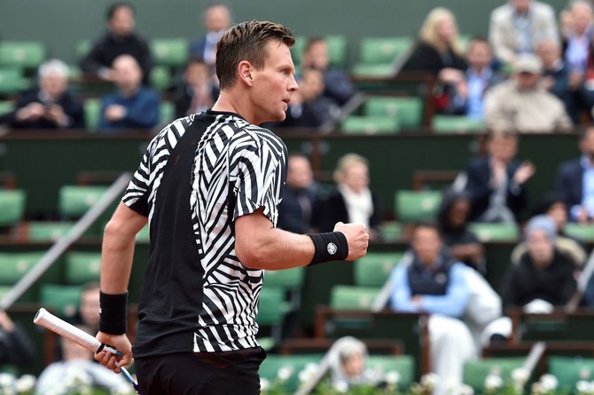 Novakas Džokovičius 6-ą kartą iš eilės žais „Roland Garros“ čempionato pusfinalyje