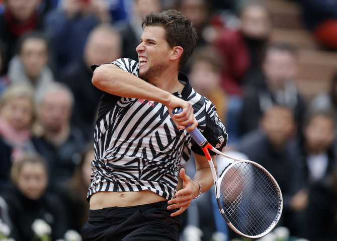 „Scanpix“ nuotr./Novakas Džokovičius „Roland Garros“ pusfinalyje iškovojo triuškinančią pergalę