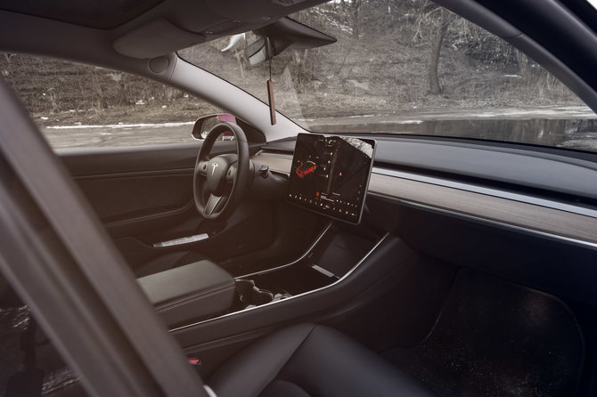 Dainiaus Voverio nuotr./„Tesla Model 3“