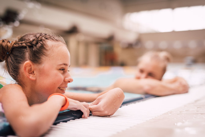 Ryčio Šeškaičio nuotr./Rūta Meilutytė kviečia padėti vaikščioti negalinčiai Vakarei