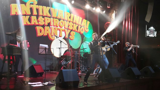 Asmeninio albumo nuotr./„Antikvariniai Kašpirovskio dantys“ Kijeve