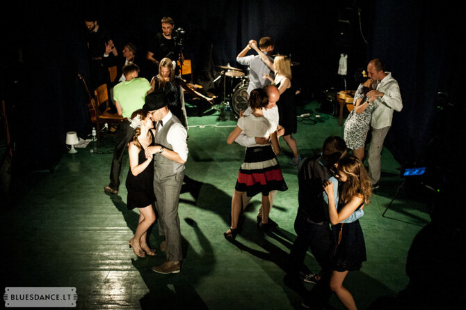 Kazimiero Seselgio nuotr./Bluesdance šokių pamokos