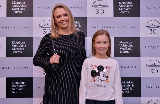 Karolio Bakūno nuotr./Violeta Tarasovienė su dukra