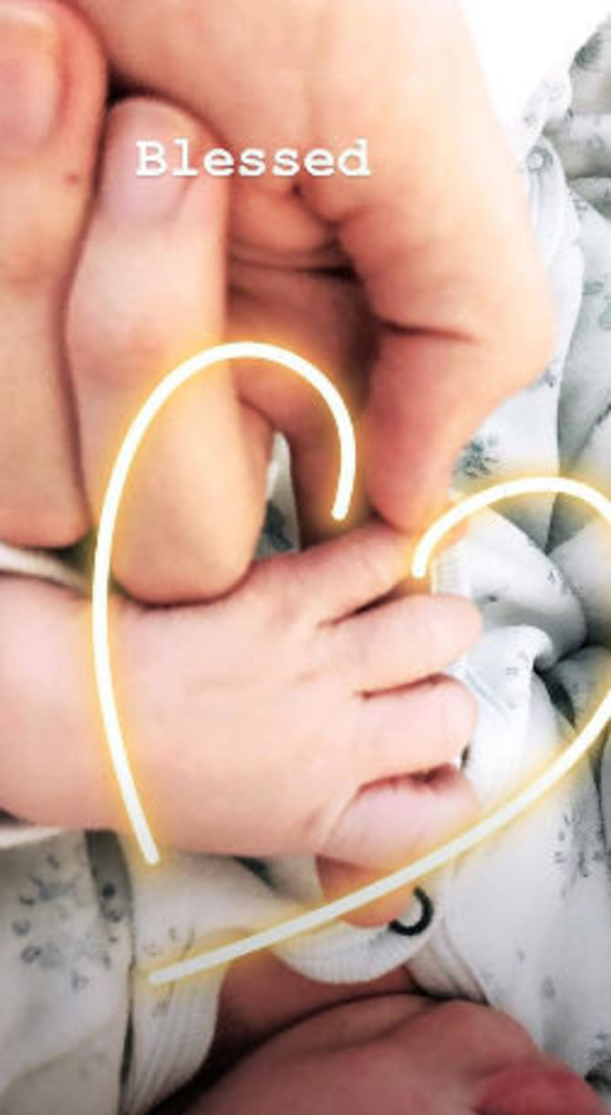 „Instagram“ nuotr./Candice Swanepoel susilaukė antro sūnaus