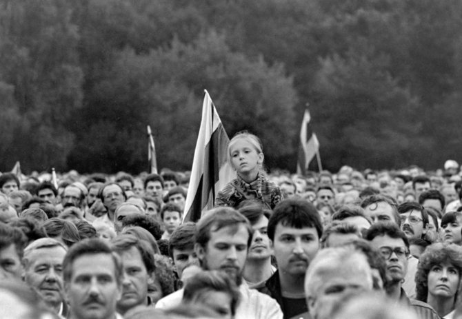Vytauto Daraškevičiaus nuotr. /1988 m. rugpjūčio 23 d. Sąjūdžio mitingas Vingio parke
