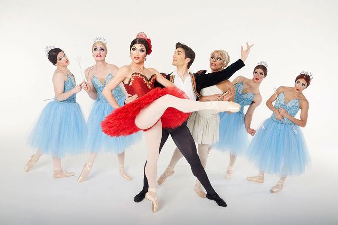 Trupės oficialaus puslapio nuotr./Baleto trupė „Les Ballets Trockadero de Monte Carlo“, kuri lankėsi Lietuvoje