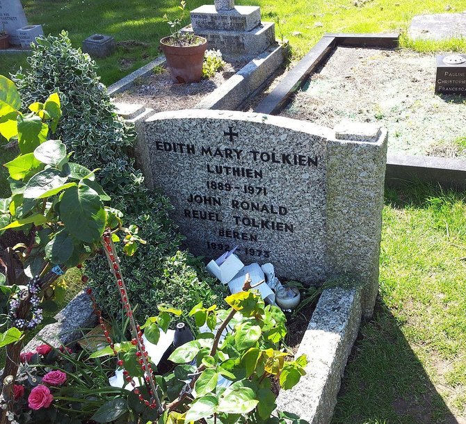 J.R.R.Tolkieno ir jo žmonos Edith kapas