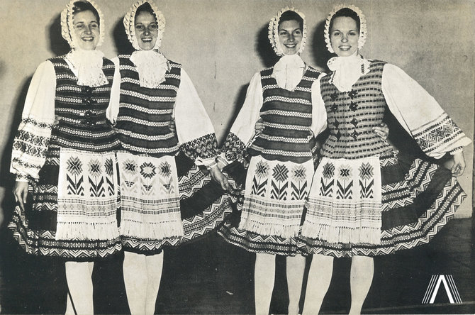 archivesofculture.com nuotr./Klivlando Grandinėlės šokėjos. 1976 m.