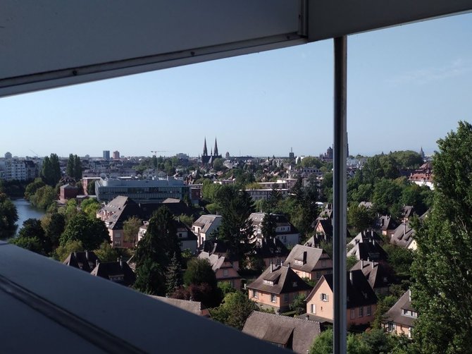 Ugniaus Antanavičiaus nuotr./Strasbūro vaizdas nuo vieno iš EP pastatų stogo