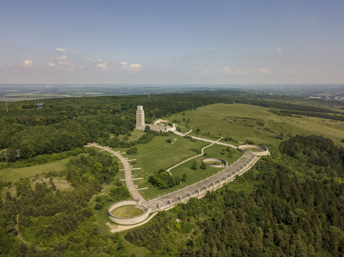 123RF.com nuotr./Memorialo netoli Buchenvaldo koncentracijos stovyklos vaizdas iš oro