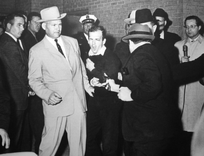 Wikimedia Commons nuotr./Jackas Ruby nušauna Lee Harvey Oswaldą
