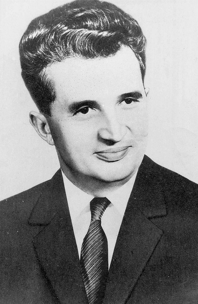 Wikimedia Commons nuotr./Oficiali Nicolae Ceausescu nuotrauka, daryta 1965 m. 