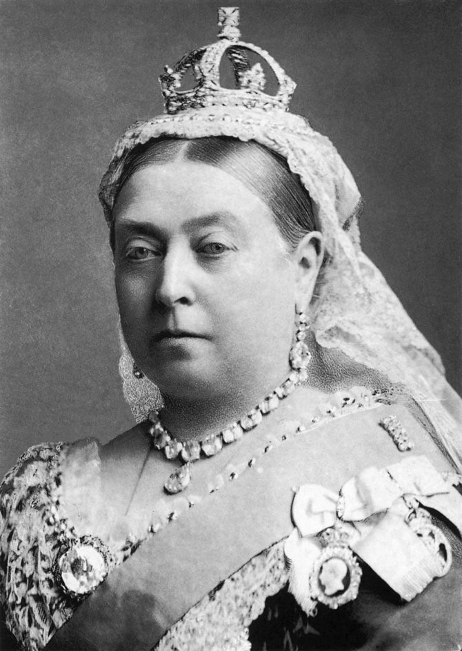 Wikimedia Commons / Public Domain nuotr./Karalienė Viktorija 1882 m.