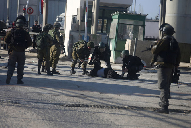 AFP/„Scanpix“ nuotr./Izraelio pajėgų pašauta palestinietė