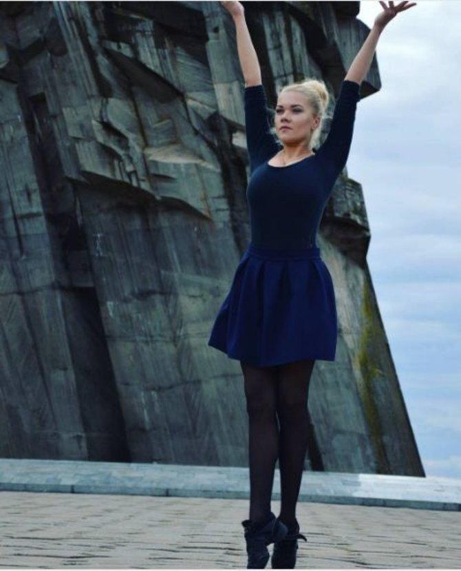 „Instagram“ nuotr./Mergina baleto pozoje IX forte