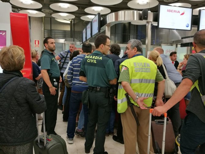 Lėktuvo keleivės nuotr./Apsauga Madrido oro uoste