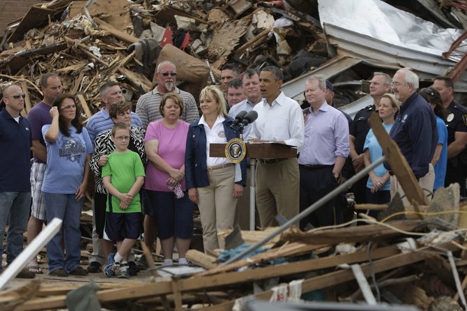 Barakas Obama aplankė nelaimės vietą