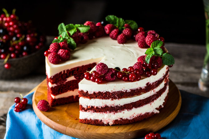 Shutterstock nuotr./„Red velvet“ tortas