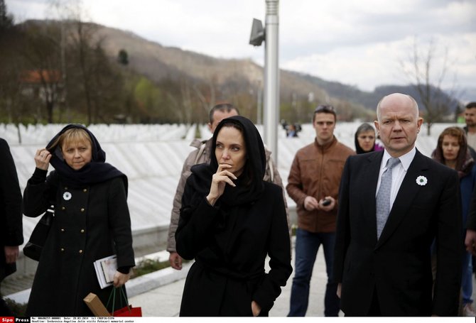 AFP/„Scanpix“ nuotr./Angelina Jolie ir Williamas Hague