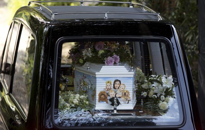 AFP/„Scanpix“ nuotr./Peaches Geldof laidotuvės