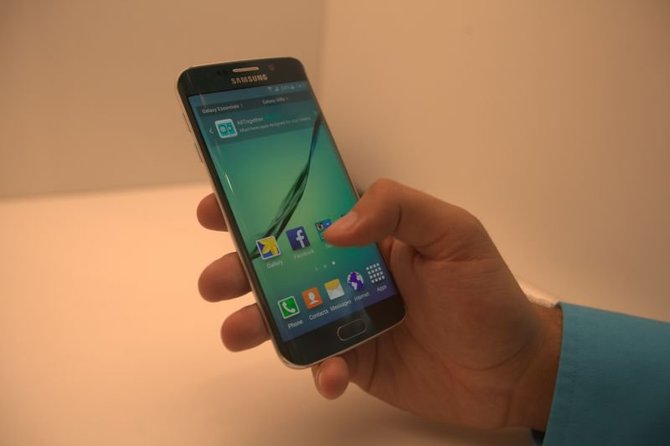 Pauliaus Grinkevičiaus nuotr./„Samsung Galaxy S6 Edge“