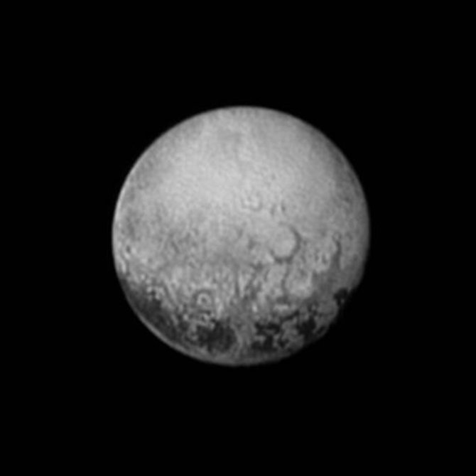 NASA/New Horizons nuotr./Kita Plutono pusė, nufotografuota liepos 11 d. Tai bus ryškiausias kitos Plutono pusės kadras dar ne vieną dešimtmetį, kadangi maksimalaus priartėjimo metu ši Plutono pusė bus nusigręžusi nuo zondo „New Horizons“ 