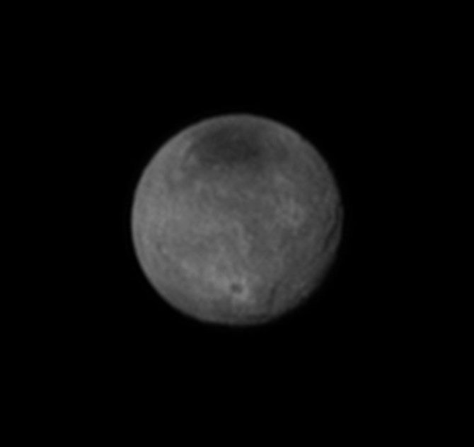 NASA/New Horizons nuotr./Charonas (liepos 12 d. nuotr.)