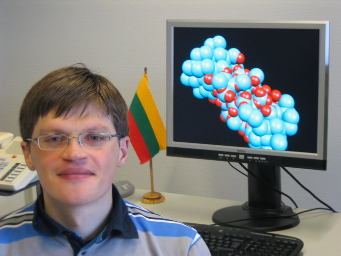 Asmeninio archyvo nuotr./Fizikas dr. Audrius Alkauskas darbo kabinete Šveicarijoje 2008-aisiais