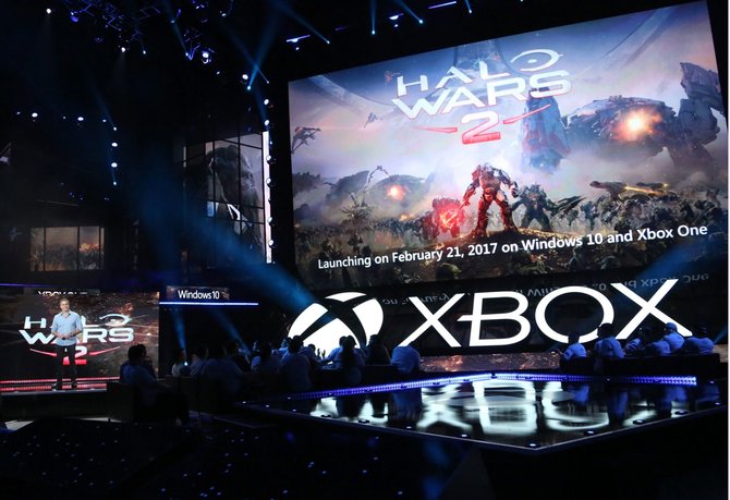 Scanpix/AFP/ „Xbox One S“ pristatymas