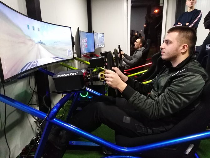 Tomo Markelevičiaus / 15min nuotr./„SIM Racing“ simuliatoriai