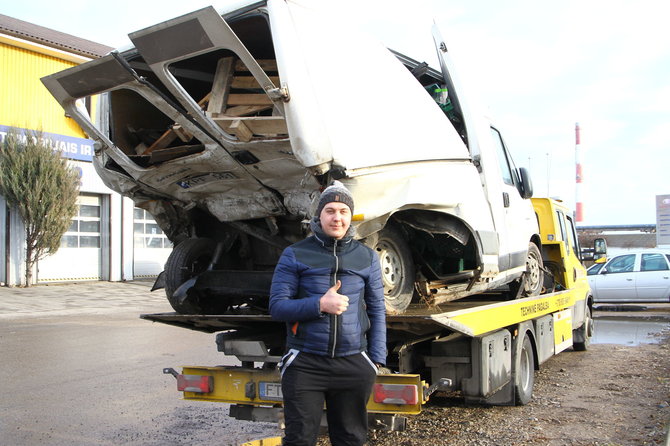 Tomo Markelevičiaus / 15min nuotr./Sudaužytas „Citroen“