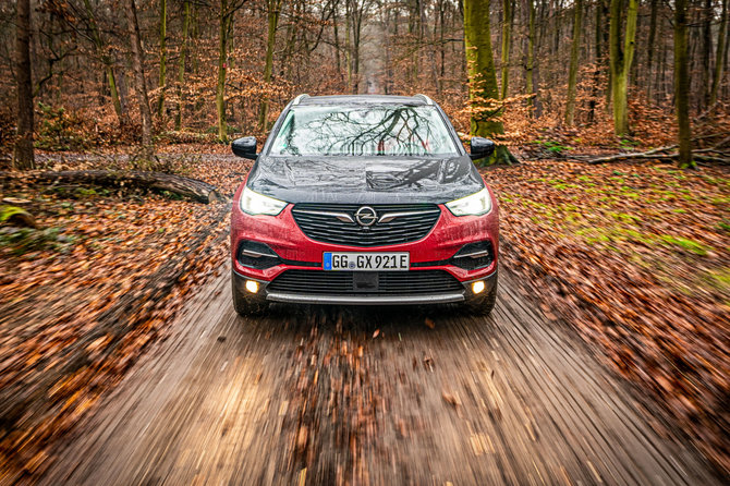 „Opel“ nuotr./„Opel Grandland X Hybrid4“