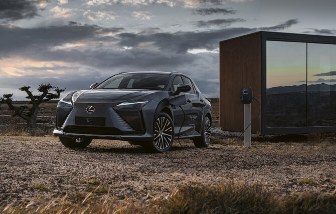 Gamintojo nuotr./„Lexus RZ 450e“