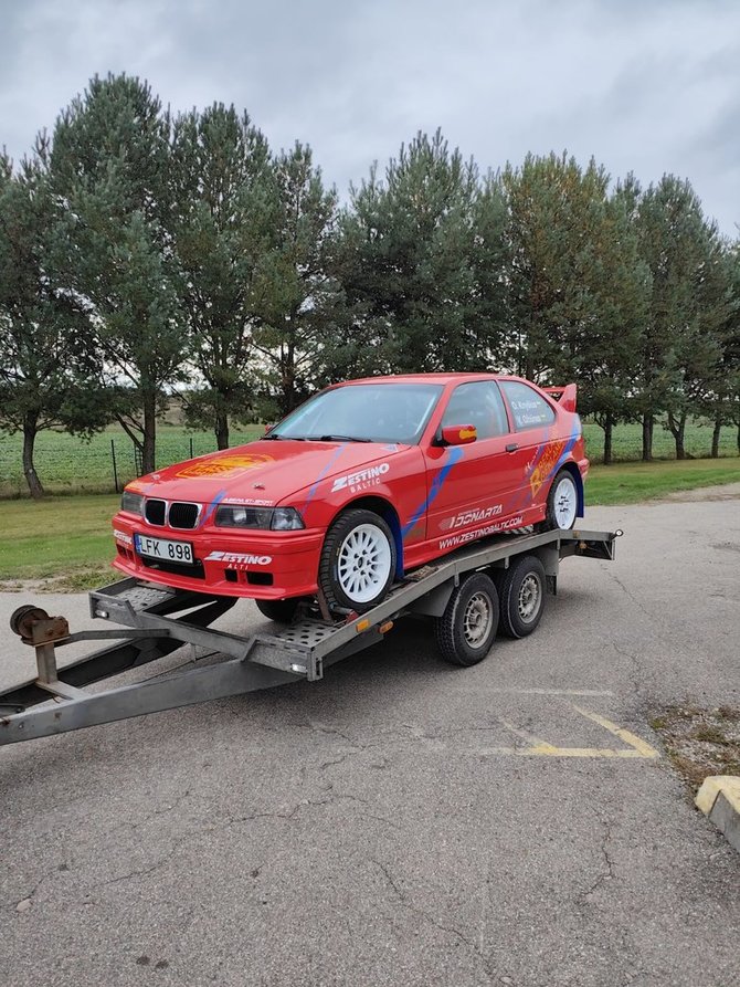 Komandos nuotr./Ovidijaus Knyšiaus ir Vytauto Ožiūno BMW