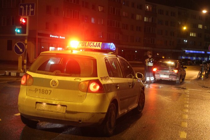 Tomo Markelevičiaus nuotr./Automobilis partrenkė dviratininkę